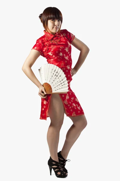 Chinese model in traditionele cheongsam jurk — Stockfoto