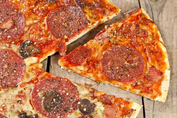 Baked pizza — Stock Photo, Image
