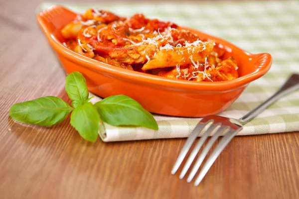 Spicy chicken penne pasta — Stock Photo, Image