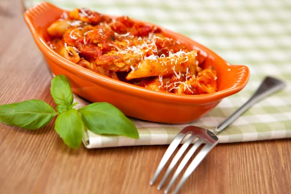 Spicy chicken penne pasta — Stock Photo, Image