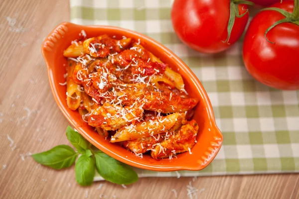 Pasta de pollo picante penne — Foto de Stock