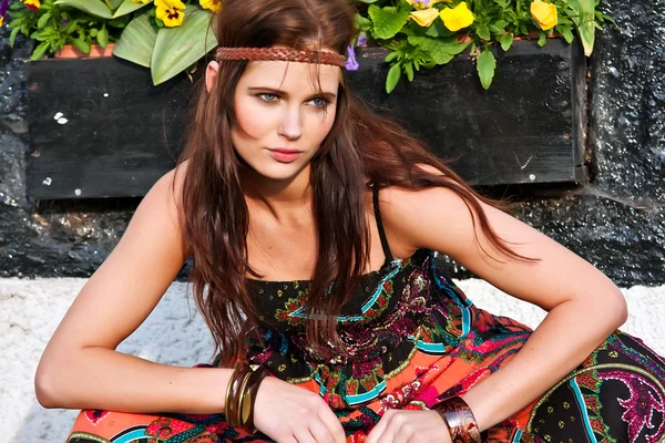 Ritratto di giovane ragazza hippie — Foto Stock