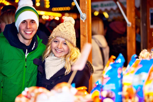 Young couple dating — Stock Photo, Image