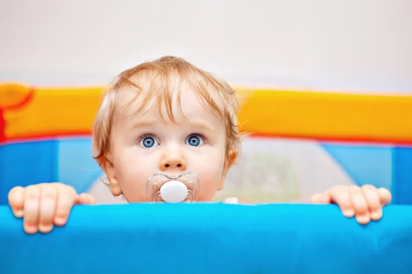 Polárszűrő az egyéves kisfiú — Stock Fotó