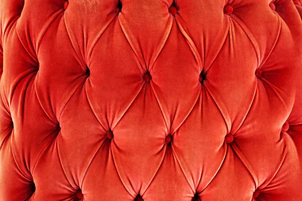 Piros kanapé kárpitosmunka bársony anyagból — Stock Fotó