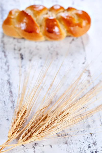 Fresh cinnamon roll — Stock Photo, Image