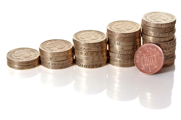 Stapel britischer Pfund-Münzen — Stockfoto