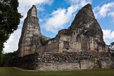 xpujil, Meksika yılında piramide