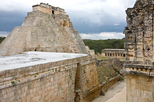 Uxmal - ruinerna av maya civilisationen i Mexiko — Stockfoto