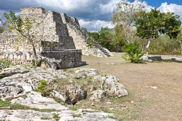 Πίστα Mayapan - αρχαία πόλη των Μάγιας στο Γιουκατάν — Φωτογραφία Αρχείου