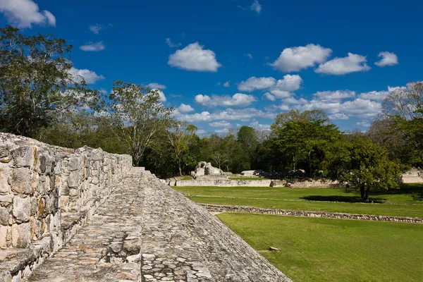 Edzna - gammal pyramid nära av campeche, Mexiko — Stockfoto