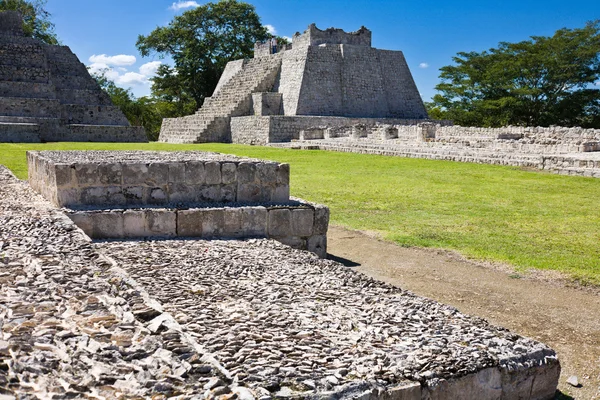 Edzna - starożytnej piramidy w pobliżu przez campeche, Meksyk — Zdjęcie stockowe