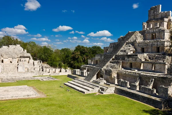 Edzna - αρχαία πυραμίδα που κοντά από campeche, Μεξικό — Φωτογραφία Αρχείου