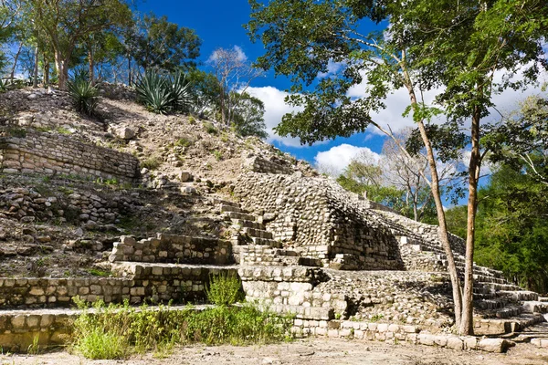 Edzna - gammal pyramid nära av campeche, Mexiko — Stockfoto