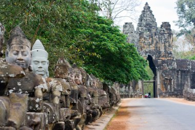 bayon Tapınağı, angkor wat, Kamboçya, şeytanların heykeller