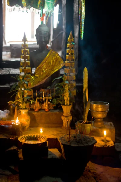 Βούδα στο εσωτερικό ναού bayon, Καμπότζη — Φωτογραφία Αρχείου