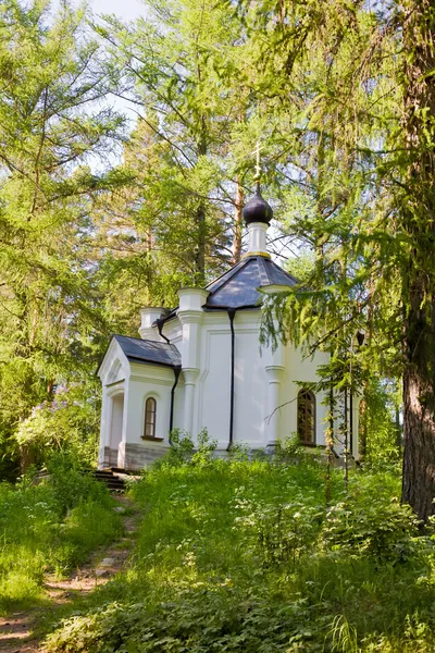 Bela vista do mosteiro ortodoxo na ilha Valaam. Lago Ladoga. O norte da Rússia — Fotografia de Stock