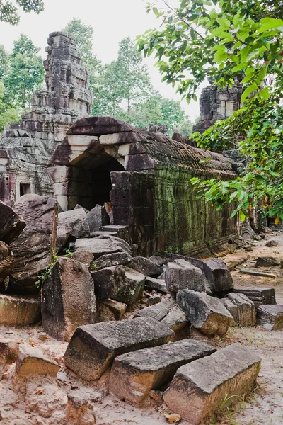 Starożytnych cywilizacji Khmerów, świątyń angkor Wat złożonych, Kambodża — Zdjęcie stockowe