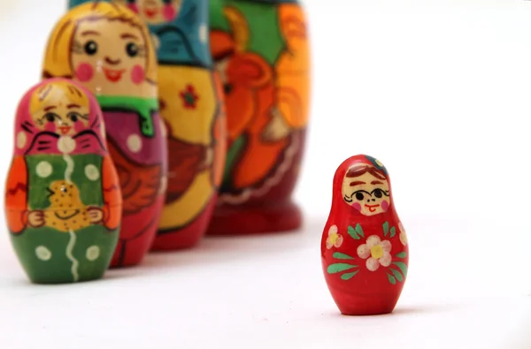 Poupées matryoshka isolées sur fond blanc — Photo