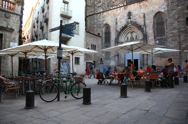 Barcelona'da kare yaz turistler Café