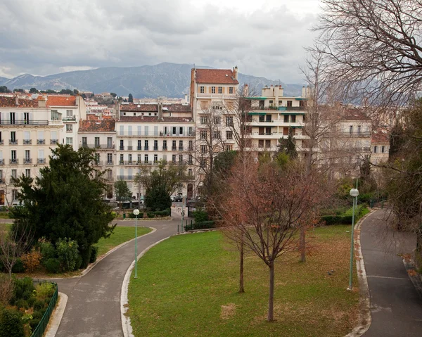 Vista sobre un invierno nublado Marsella desde el jardín botánico — Foto de Stock