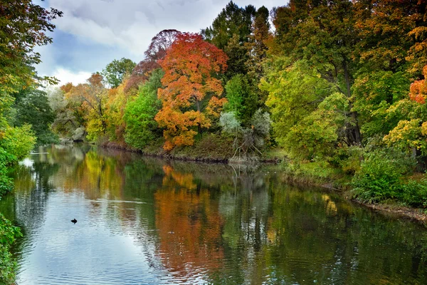 Jasny jesień krajobraz — Zdjęcie stockowe