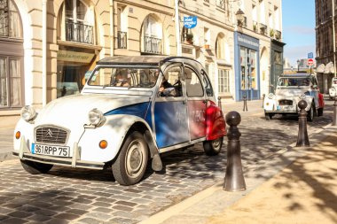 arabalar paris otantik, Editör