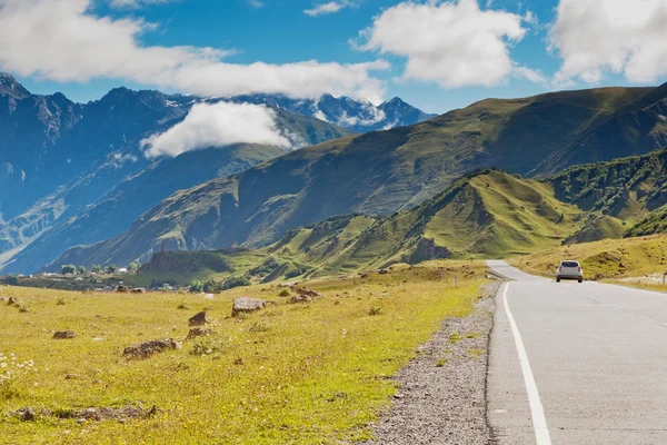 White car on the road — Stock Photo, Image