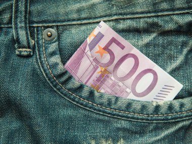 500 euros en el bolsillo de los pantalones vaqueros...