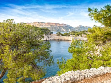 aydınlık yaz deniz manzarası, cote d'azur, calanques