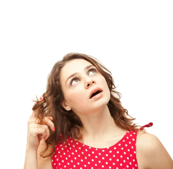 Tânără femeie frumoasă în bluză roșie gândit, izolat pe alb b — Fotografie, imagine de stoc