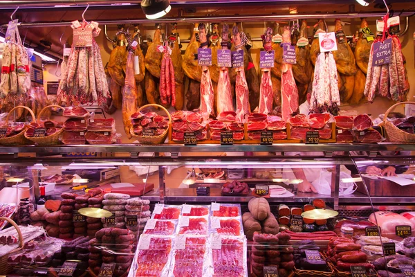 Trh Boqueria, jamon na pult — Stock fotografie