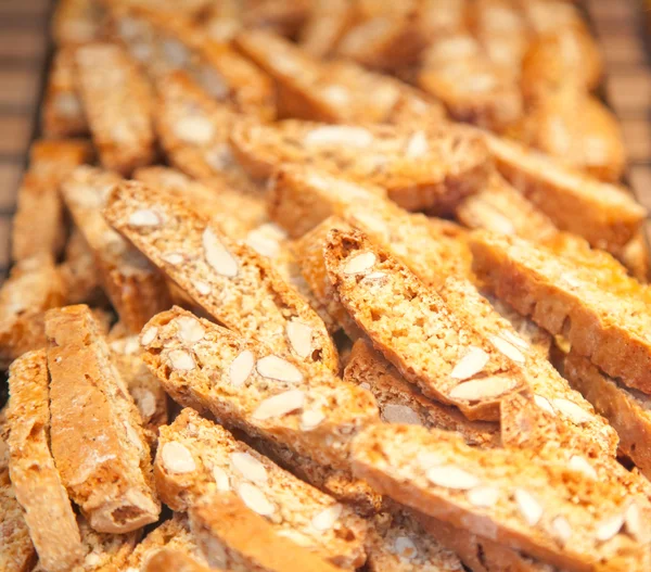 Italiaanse cookies kantuchini met amandelen — Stockfoto