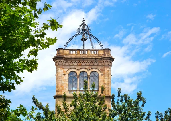 バルセロナの建物大学タワー — ストック写真