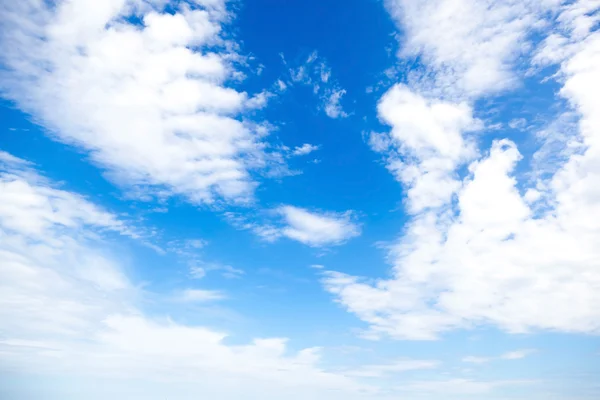 Hermoso cielo azul — Foto de Stock