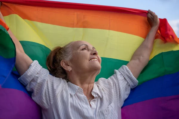 Beautiful Mature Woman Charming Smile Holding Rainbow Lgbt Flag Her — Stock Photo, Image
