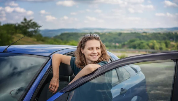 Summer Travel Car Portrait Beautiful Young Woman Background Transport Summer — Stockfoto