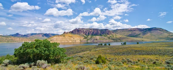 Blue mesa reservoar i curecanti nationella rekreationsområdet i södra colorado — Stockfoto