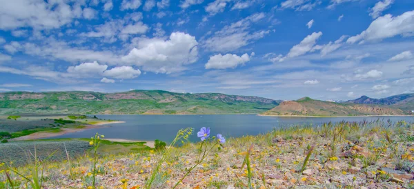 Reservatório Blue Mesa na Área de Recreação Nacional Curecanti no sul do Colorado — Fotografia de Stock