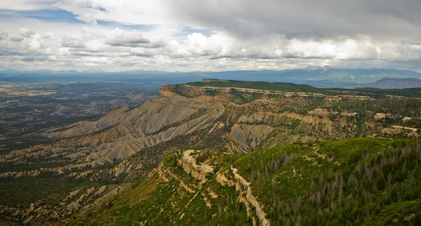 La vista desde Mirador en el Parque Nacional Mesa Verde . — Foto de Stock