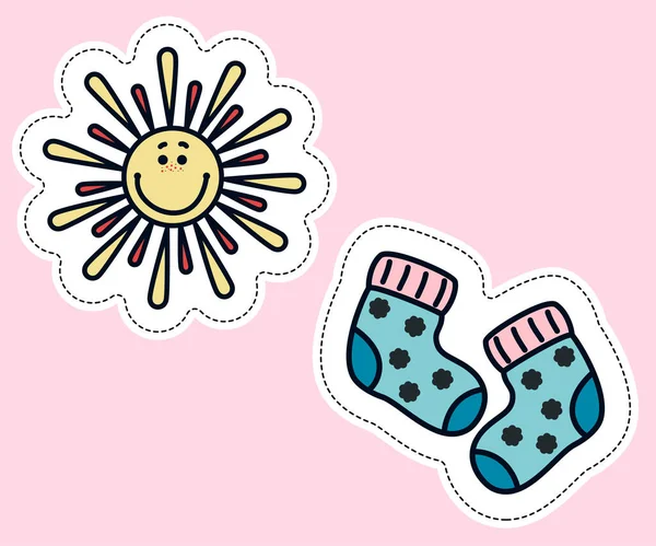 Deux autocollants avec soleil et chaussettes bébé — Image vectorielle