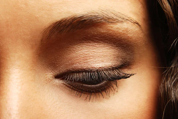 Woman eye with beautiful makeup — Stock Photo, Image