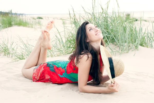 Georgische meisje op het strand — Stockfoto