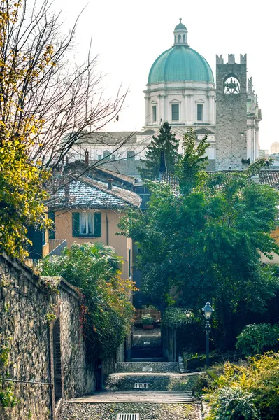 kubbe duomo nuovo Katedrali, broletto Kulesi ve BÜ