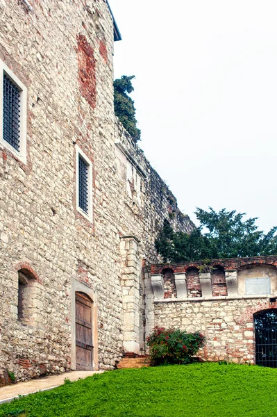 Entrada principal del castillo, brescia — Foto de Stock