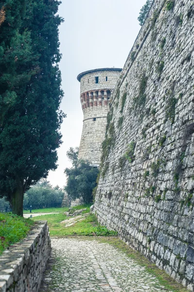 Slottet huvudingången, brescia — Stockfoto