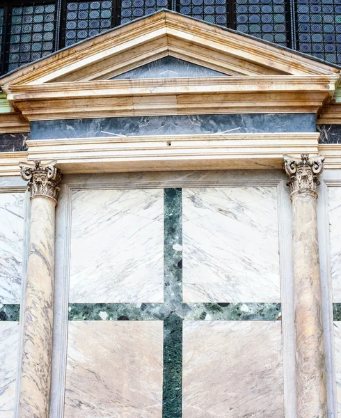 Textura de mármol antiguo con columnas clásicas —  Fotos de Stock