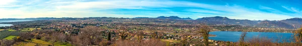 Costa do lago de garda, desencano, itália (campos de azeitonas ) — Fotografia de Stock