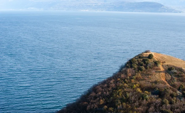 Kusten av Gardasjön, desencano, Italien (la rocca, isolda di san b — Stockfoto