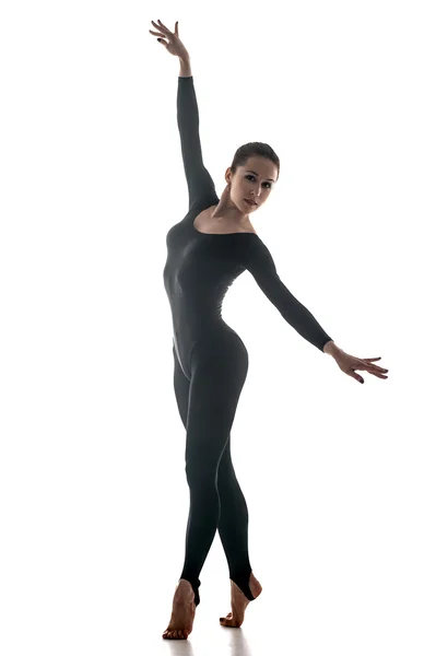 Mulher dançando dança acrobática. Isolado em branco — Fotografia de Stock